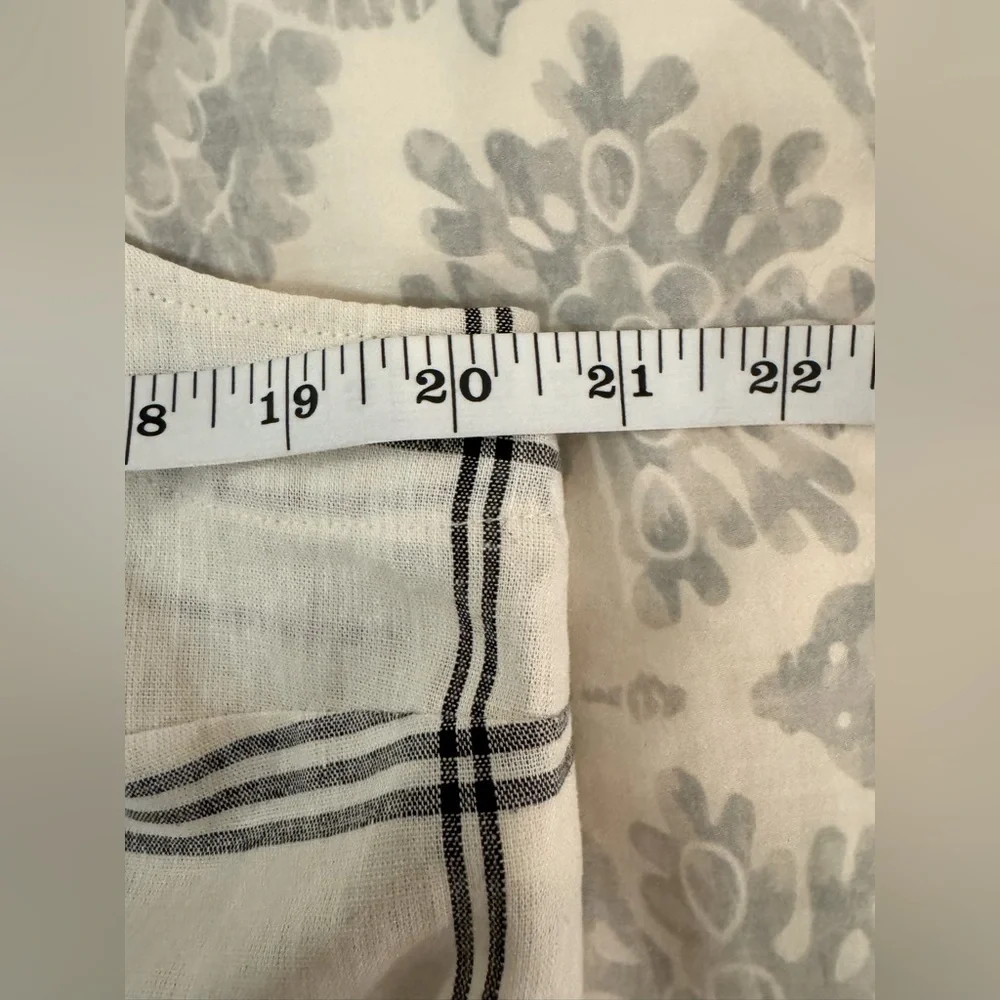 NWT Cream Windowpane Top (XL)